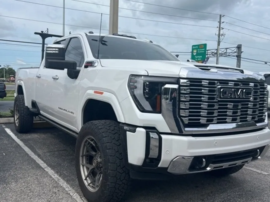 2024 Gmc Sierra Denali photo 1