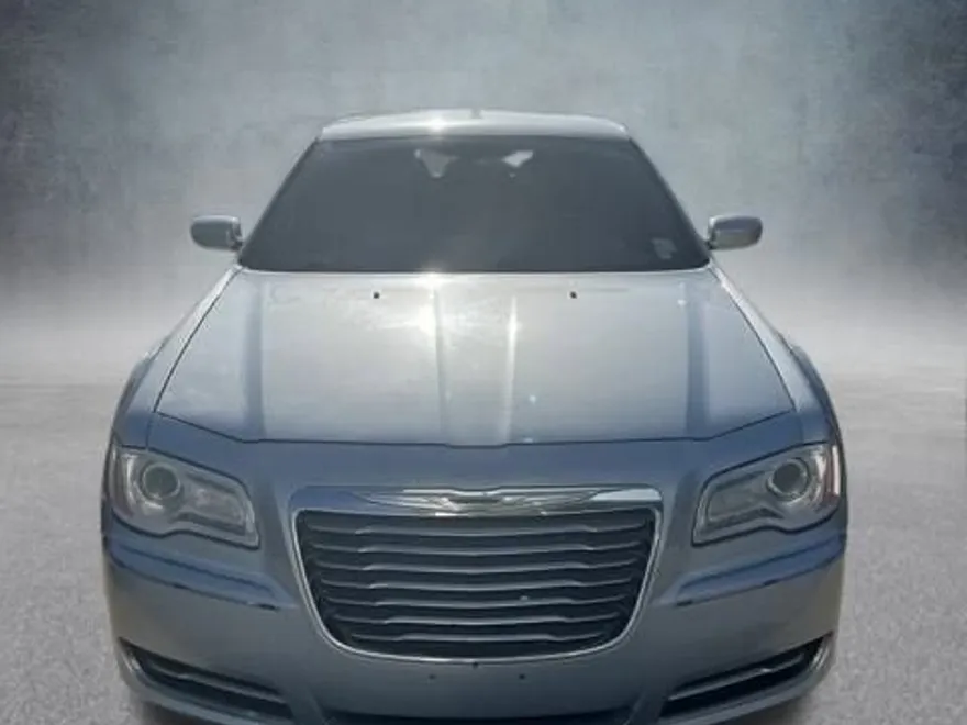 2013 Chrysler 300 Base photo 1