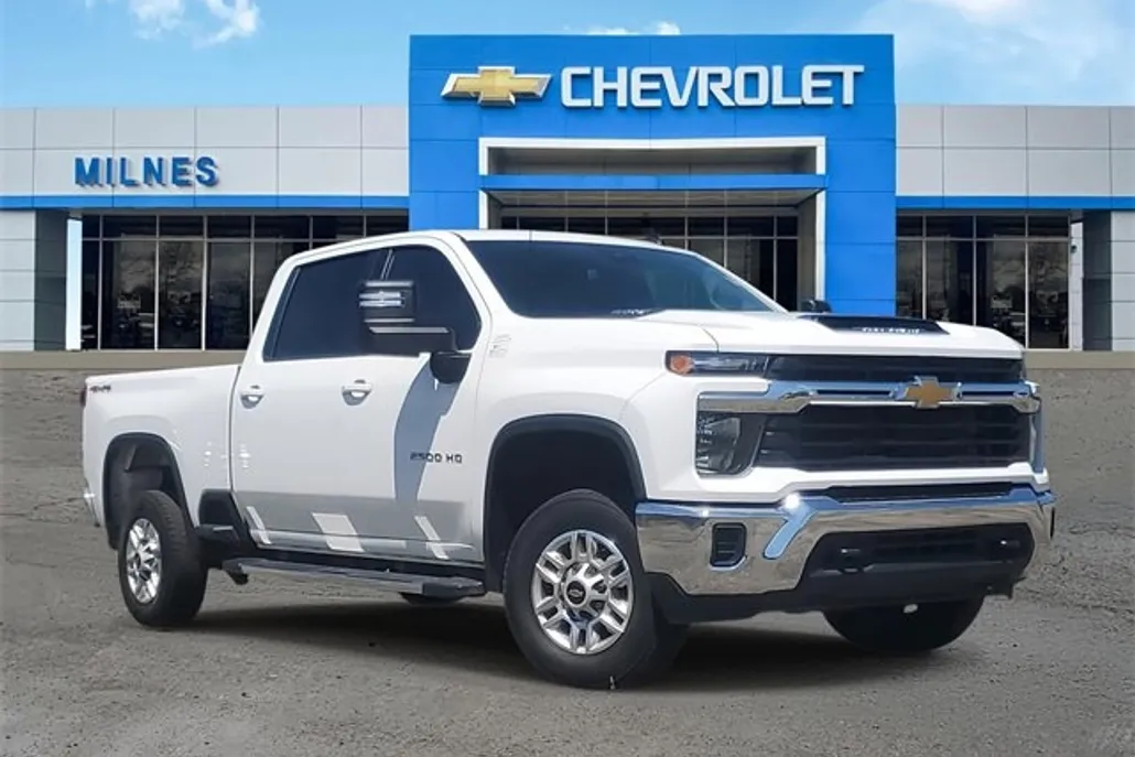 2024 Chevrolet Silverado 2500HD LT photo 1