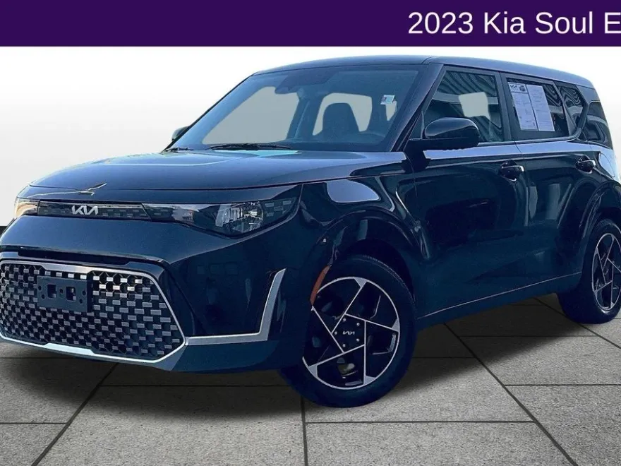 2023 Kia Soul EX photo 1