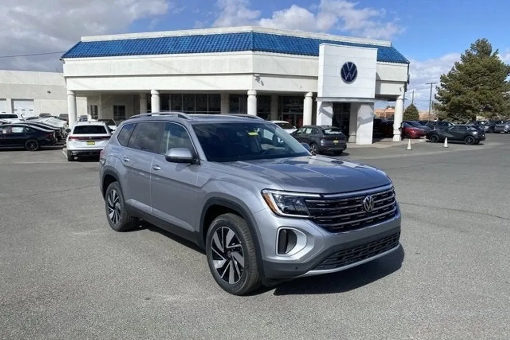 2025 Volkswagen Atlas SEL photo 1