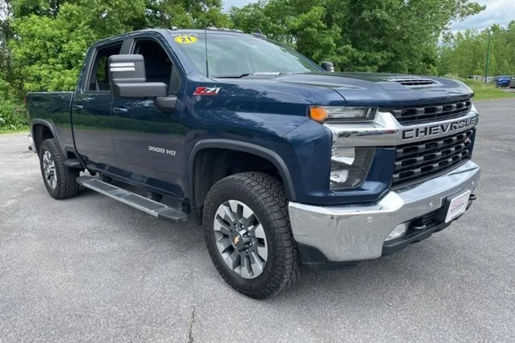 2021 Chevrolet Silverado 3500HD LT photo 1