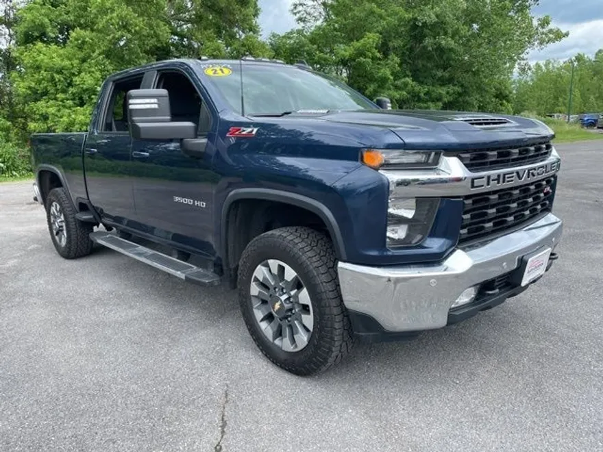 2021 Chevrolet Silverado 3500HD LT photo 1
