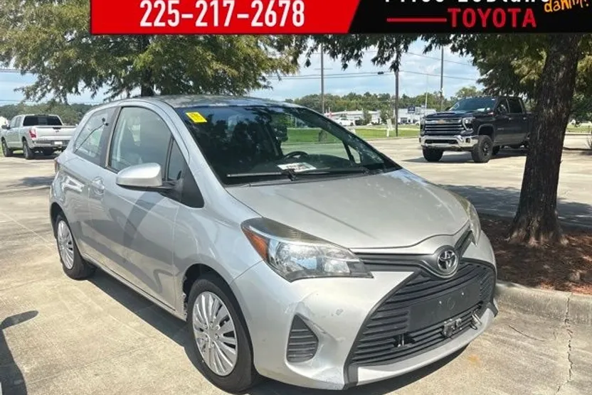 2015 Toyota Yaris L photo 1