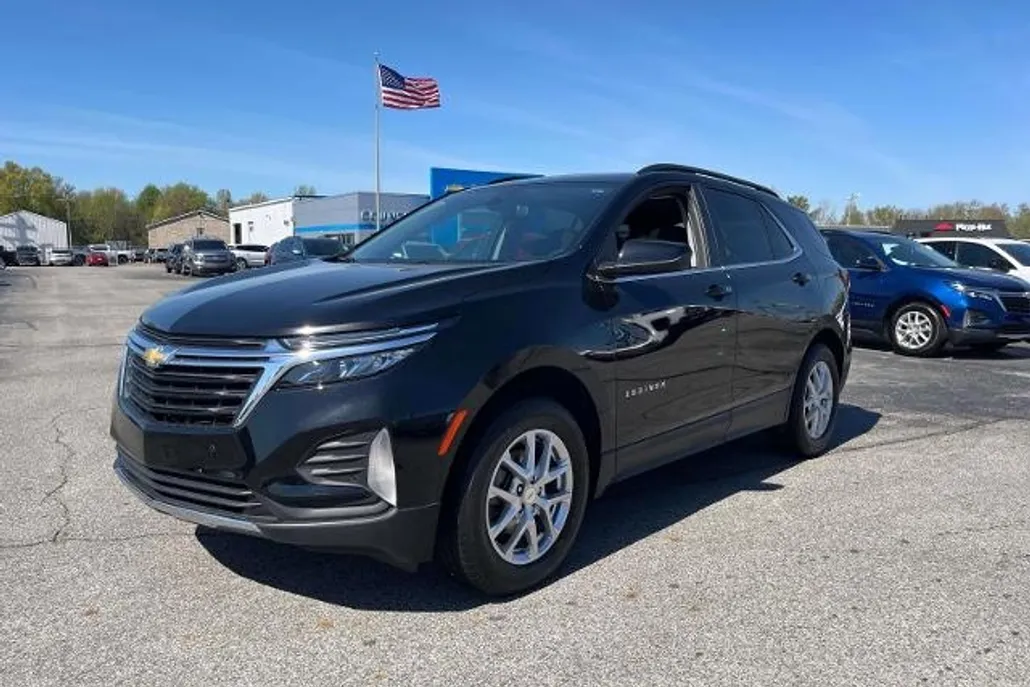 2023 Chevrolet Equinox LT photo 1