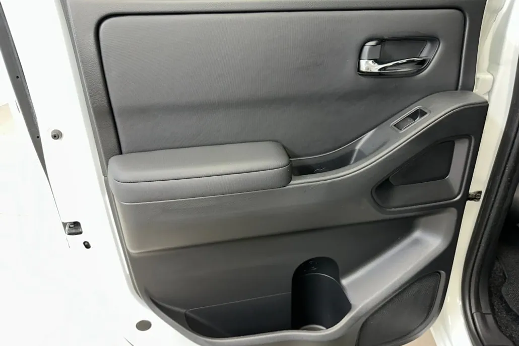 2022 Nissan Frontier SV photo 1