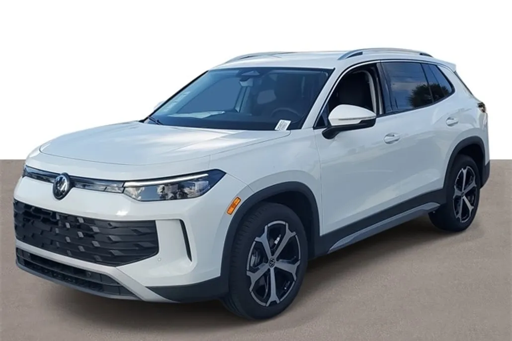 2025 Volkswagen Tiguan SE photo 1