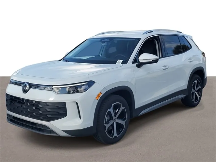 2025 Volkswagen Tiguan SE photo 1