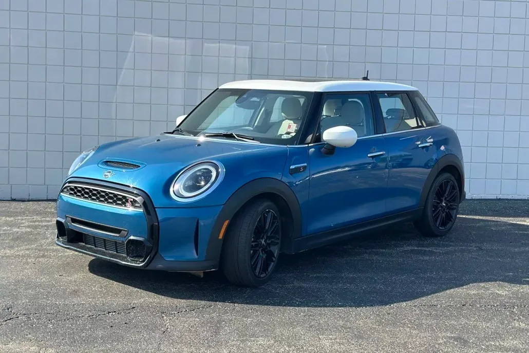 2023 Mini Cooper Hardtop S photo 1