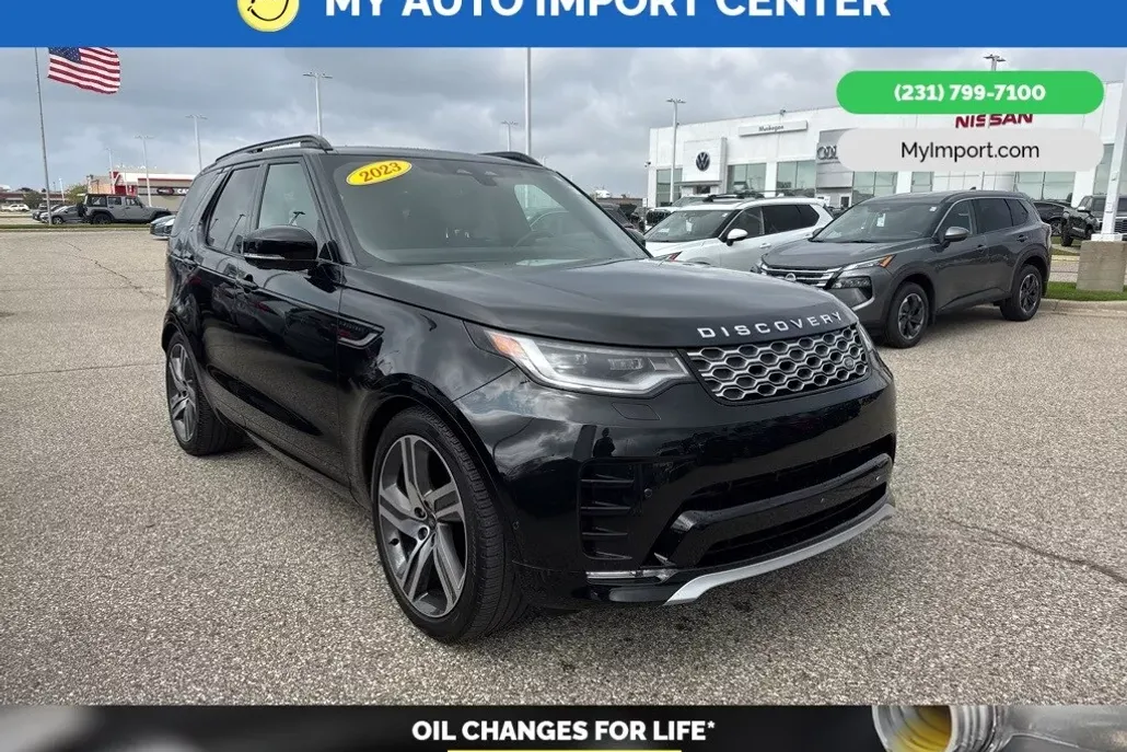 2023 Land Rover Discovery Metropolitan Edition photo 1
