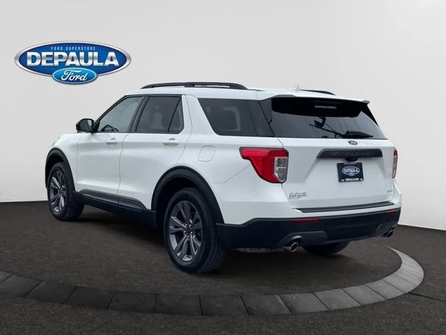2022 Ford Explorer XLT photo 1