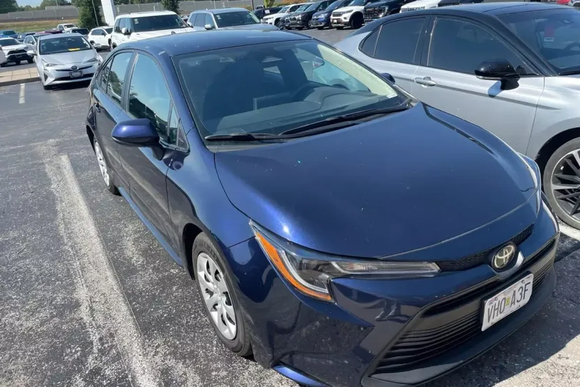 2024 Toyota Corolla LE photo 1