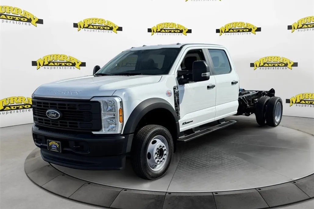2025 Ford F-550 photo 1