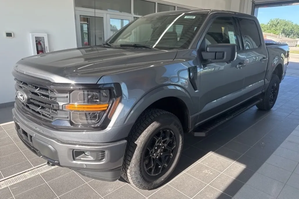 2025 Ford F-150 XLT photo 1