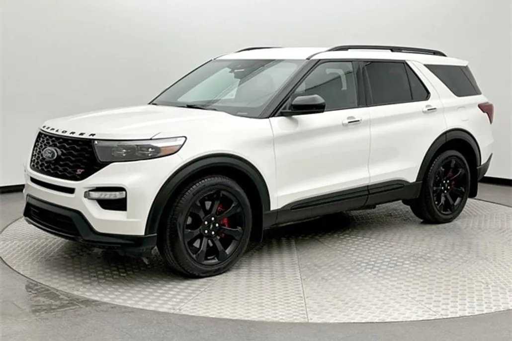 2022 Ford Explorer ST photo 1