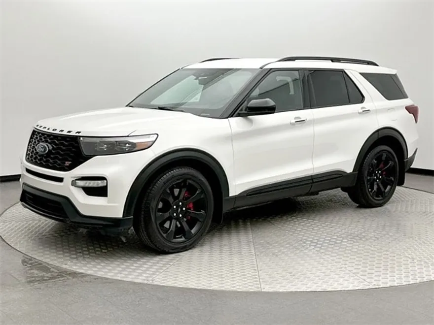 2022 Ford Explorer ST photo 1