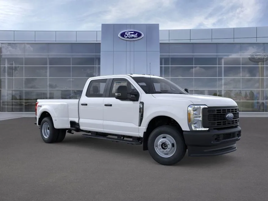 2025 Ford F-350 photo 1