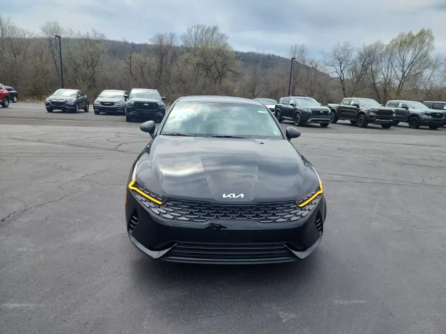 2022 Kia K5 LXS photo 1