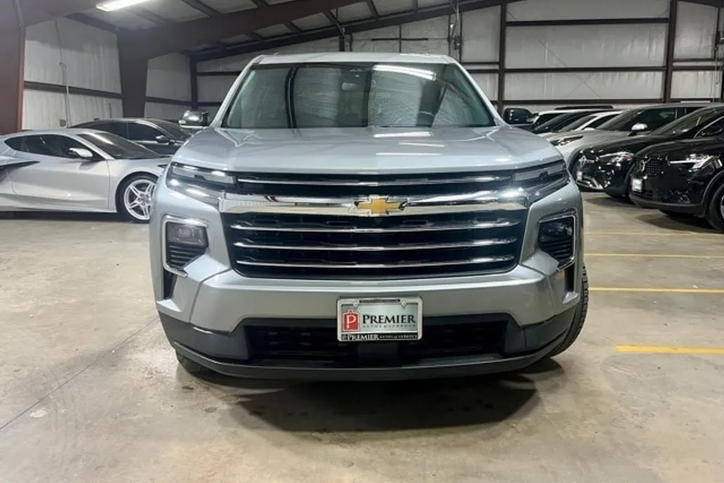 2024 Chevrolet Traverse photo 1