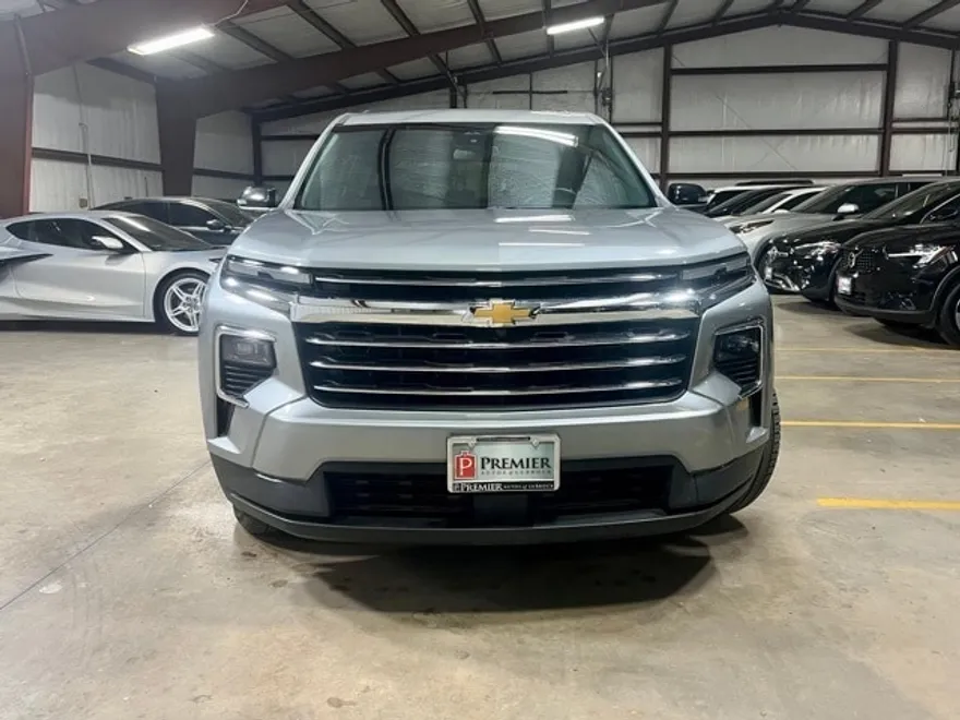 2024 Chevrolet Traverse photo 1