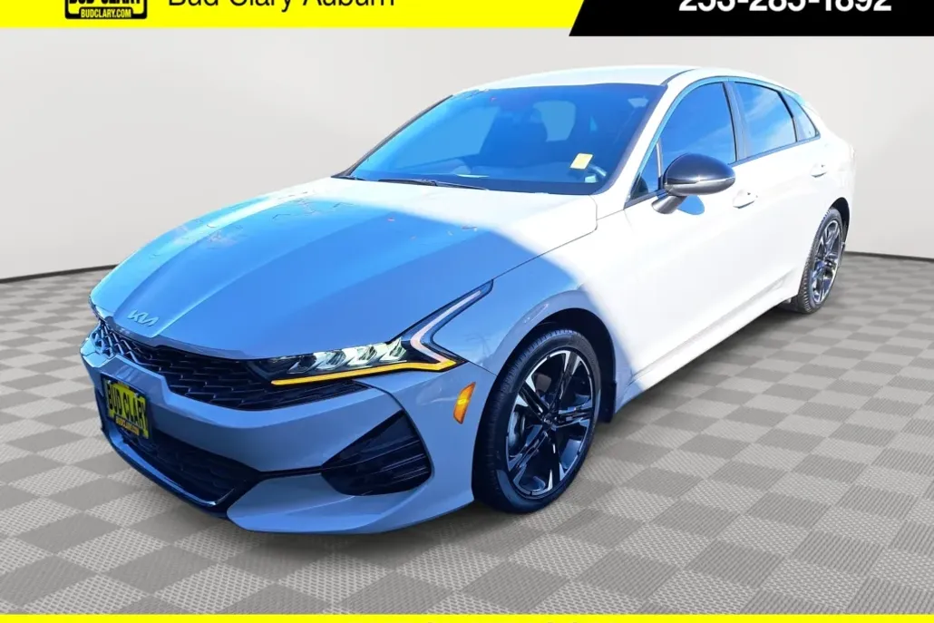 2022 Kia K5 GT-Line photo 1