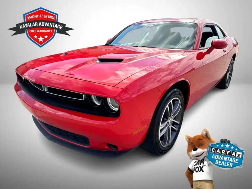 2019 Dodge Challenger SXT AWD photo 1