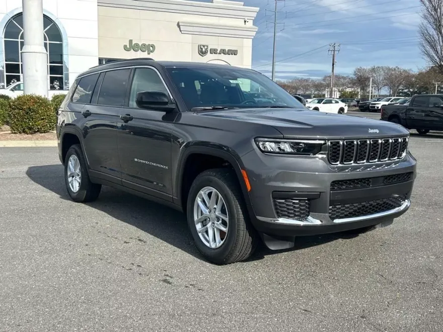 2025 Jeep Grand Cherokee Laredo X photo 1