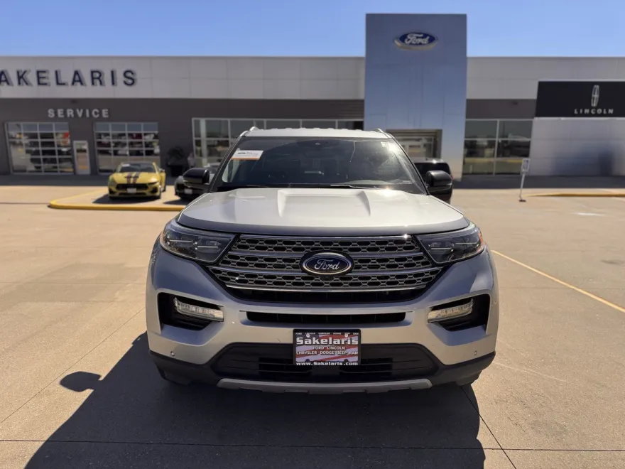 2022 Ford Explorer Limited photo 1
