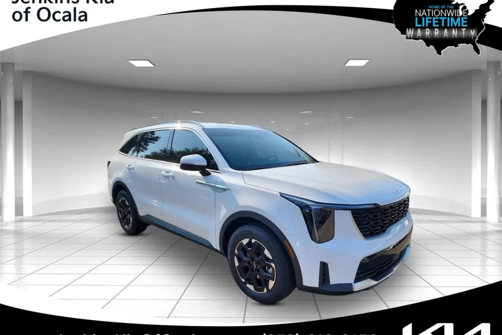 2025 Kia Sorento S photo 1