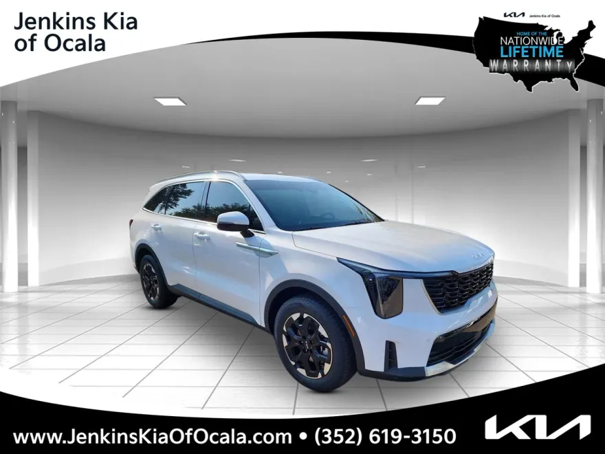 2025 Kia Sorento S photo 1