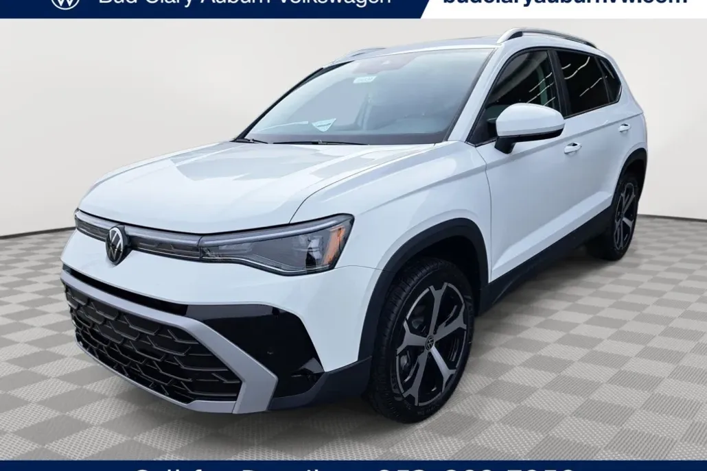 2025 Volkswagen Taos SEL photo 1