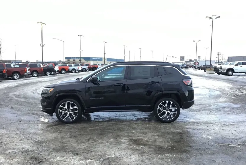 2025 Jeep Compass Limited photo 1