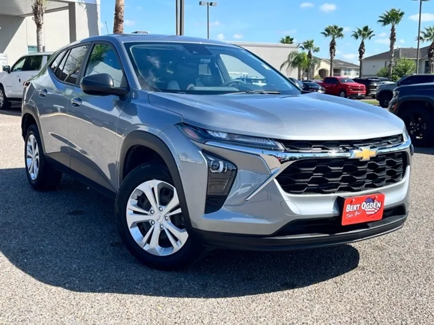 2024 Chevrolet Trax LS photo 1
