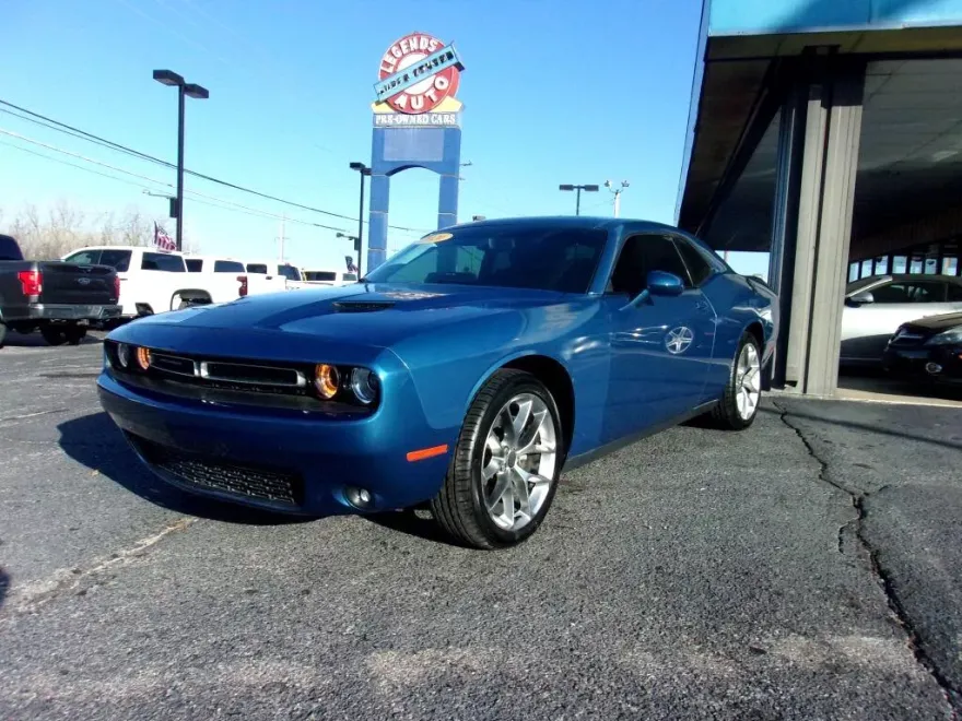 2020 Dodge Challenger SXT photo 1
