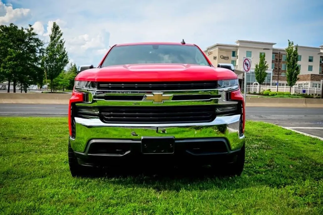 2019 Chevrolet Silverado 1500 LT Z71 photo 1
