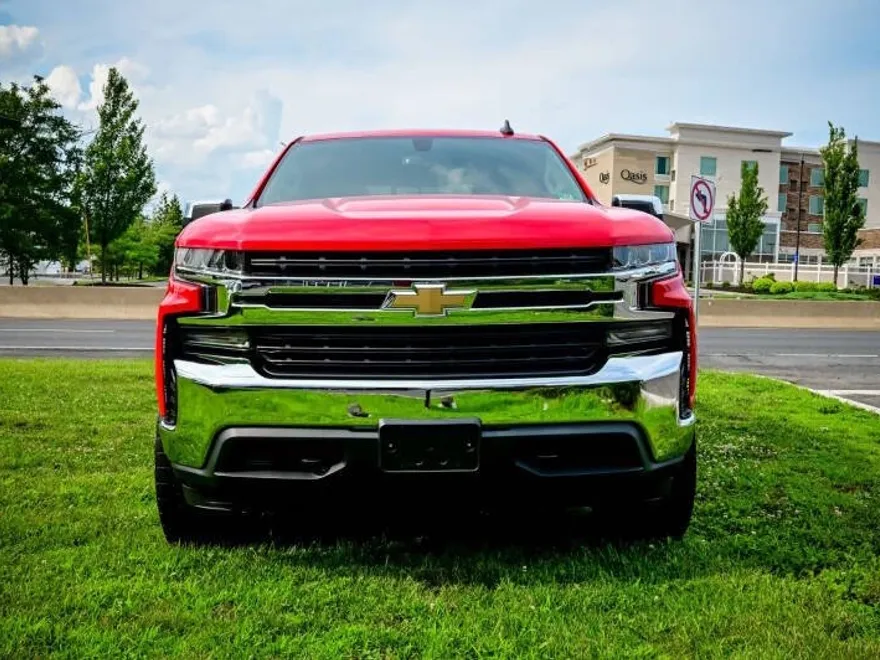 2019 Chevrolet Silverado 1500 LT Z71 photo 1