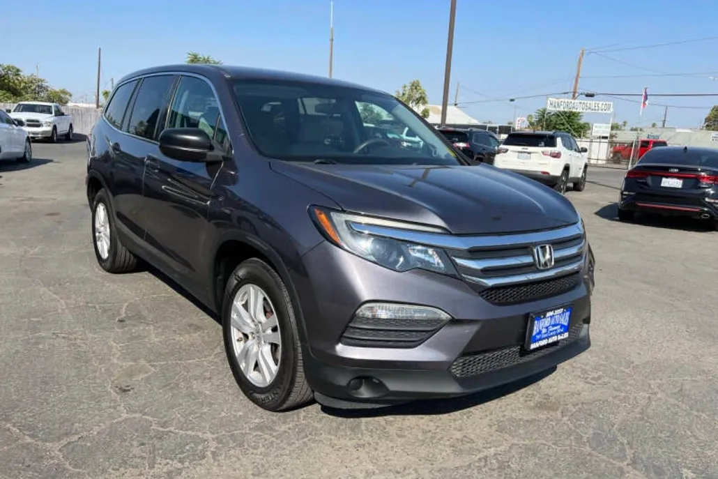 2018 Honda Pilot LX photo 1
