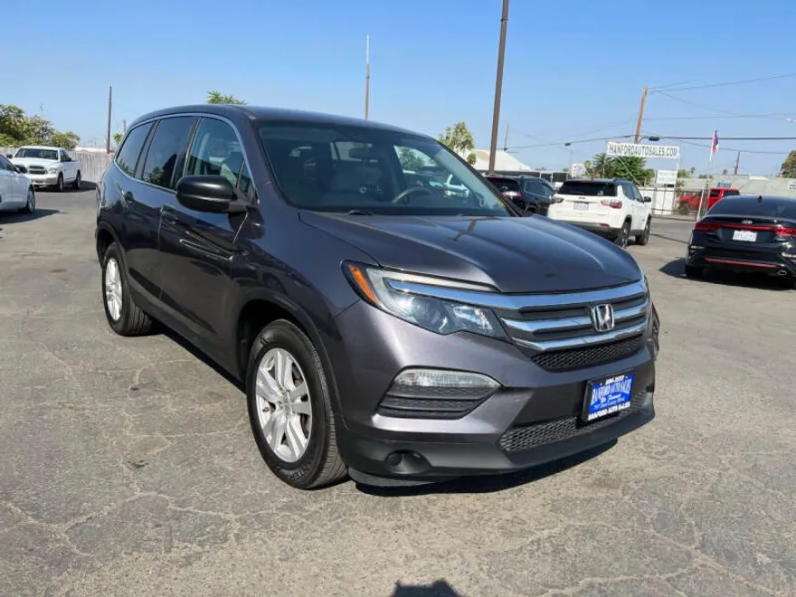 2018 Honda Pilot LX photo 1