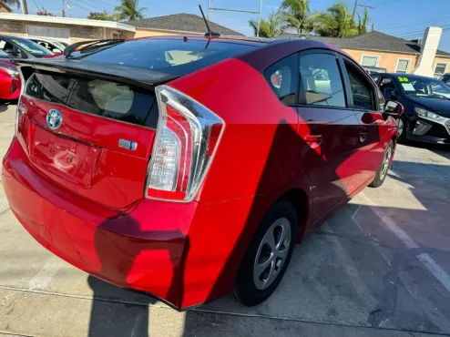 2014 Toyota Prius Four photo 4
