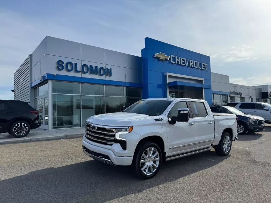 2024 Chevrolet Silverado 1500 High Country photo 1