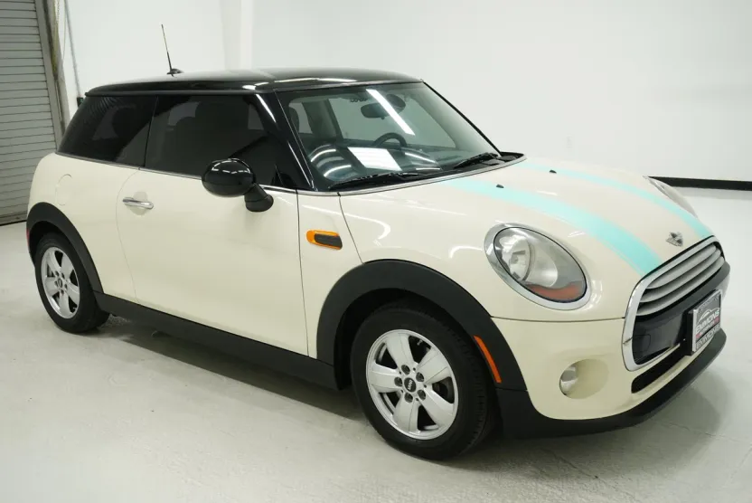 2015 Mini Cooper 2 Door Hardtop photo 1