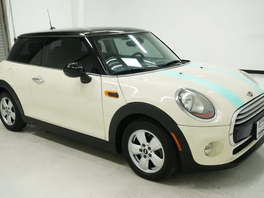 2015 Mini Cooper 2 Door Hardtop photo 1