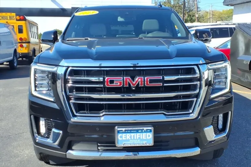 2023 Gmc Yukon SLT photo 1
