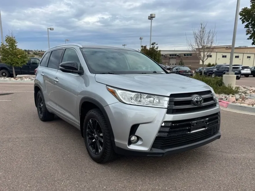 2017 Toyota Highlander XLE photo 1