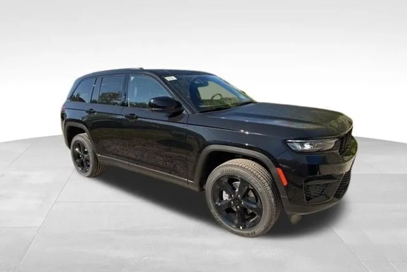 2025 Jeep Grand Cherokee Altitude photo 1