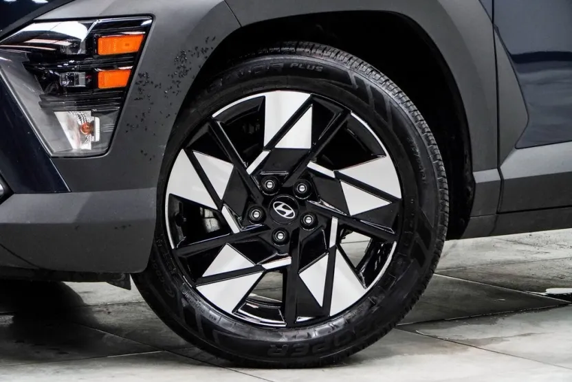 2024 Hyundai Kona SEL photo 1