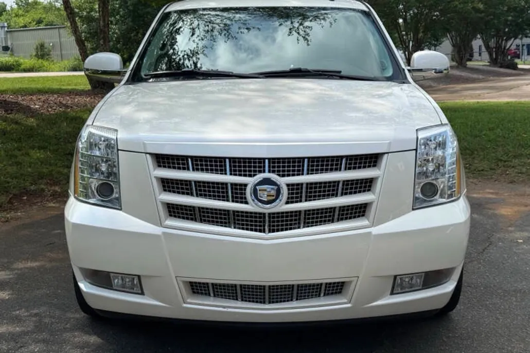 2012 Cadillac Escalade ESV Premium photo 1