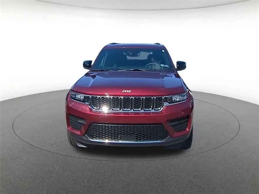 2024 Jeep Grand Cherokee Laredo photo 1