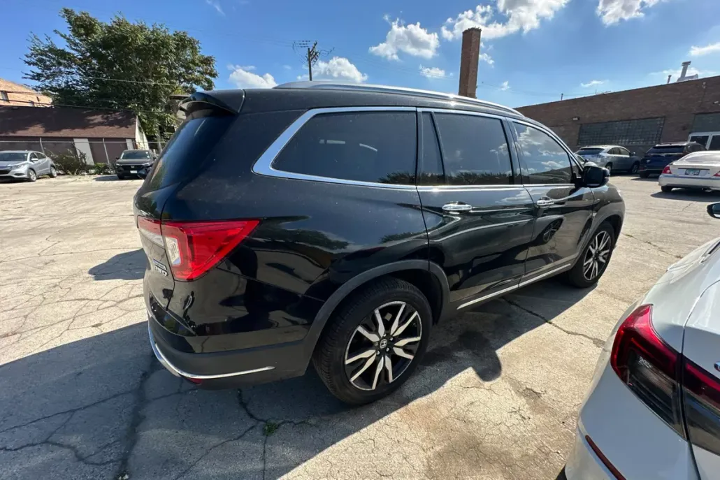 2019 Honda Pilot Touring photo 1