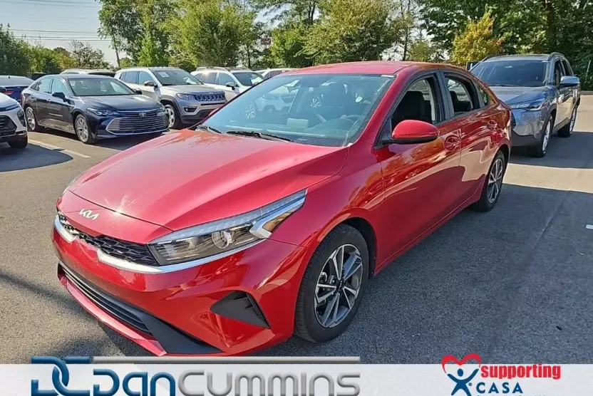 2023 Kia Forte LXS photo 1